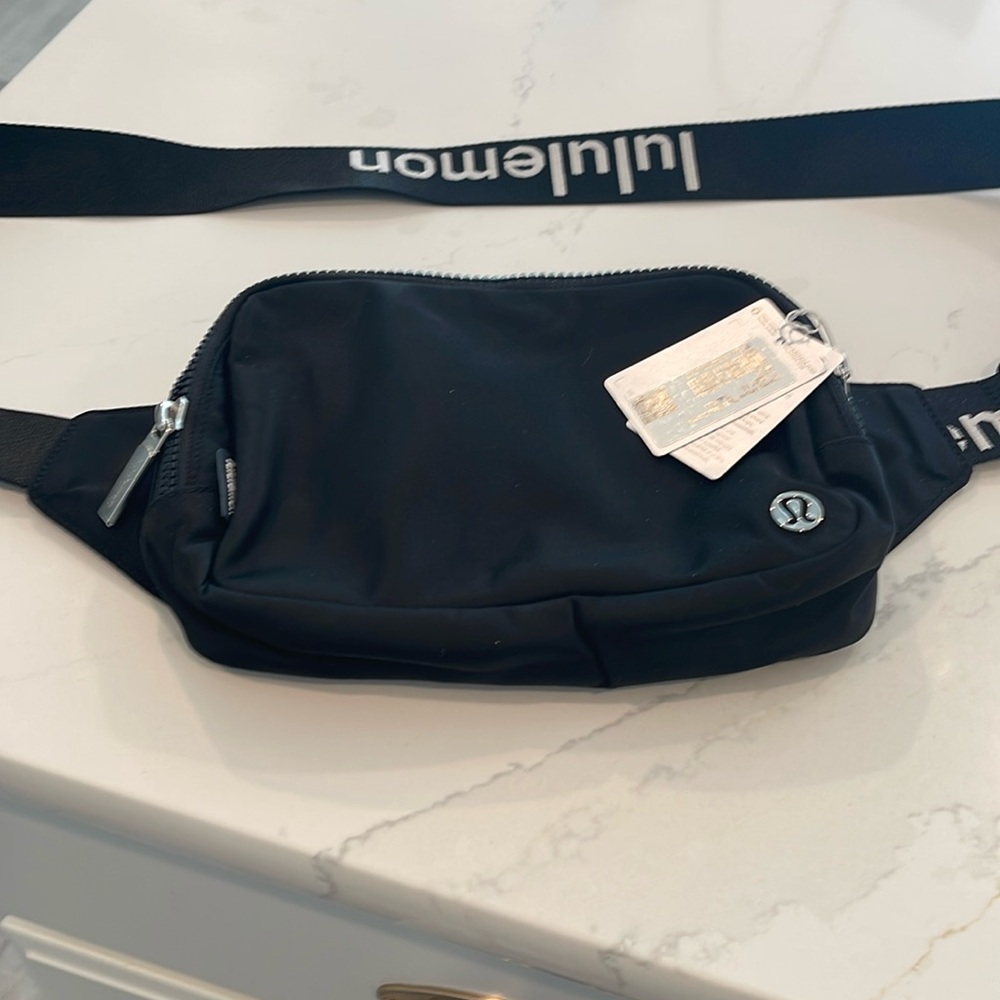 Lululemon new 2L belt bag